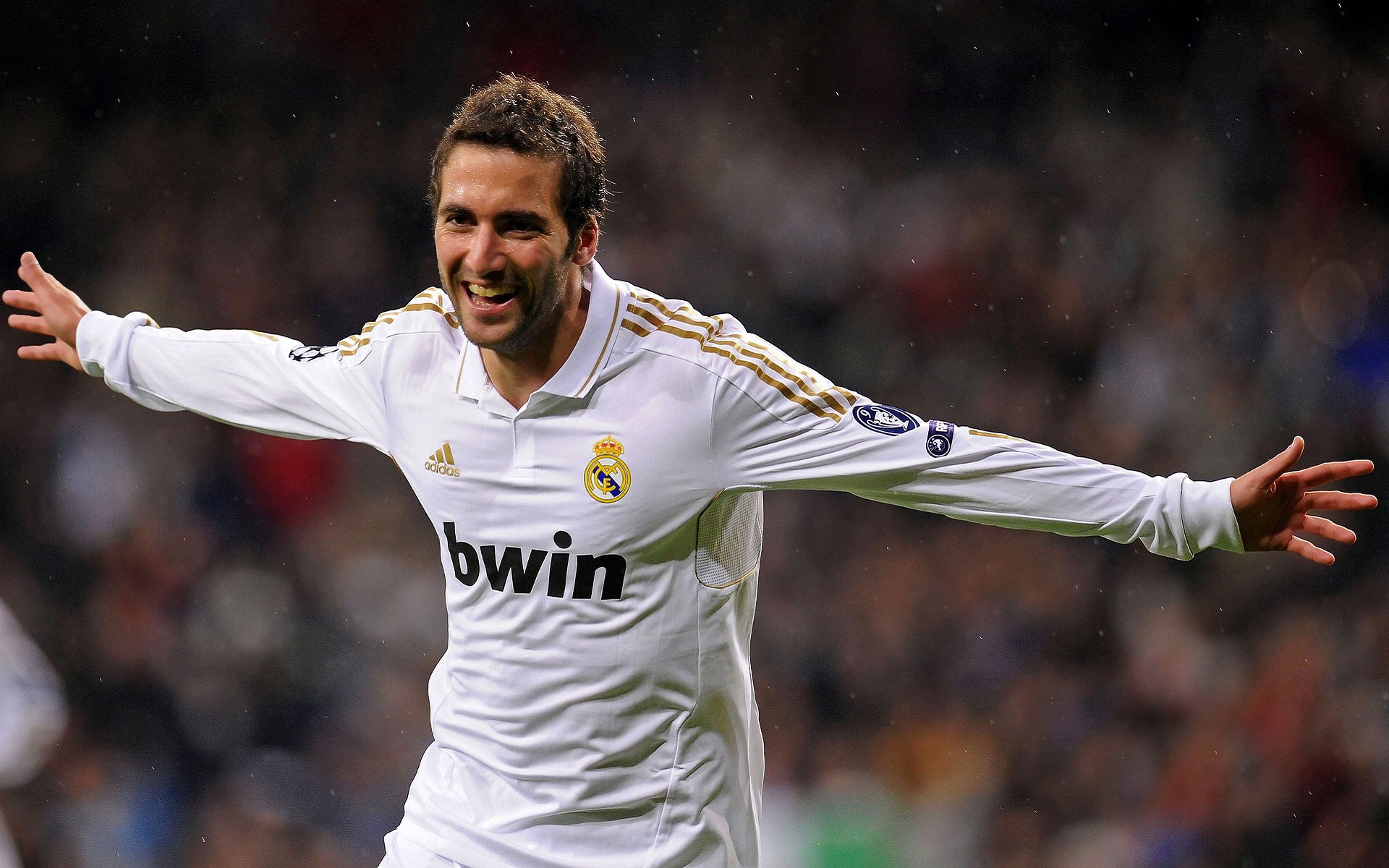 爵士队在主场对阵勇士，米切尔几次妙传助攻与精准投篮，带队取得胜利！